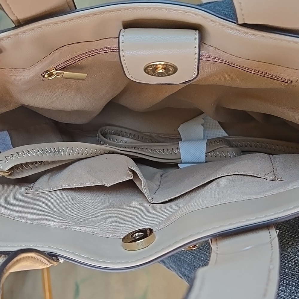 Bag. - Picture 3 of 4